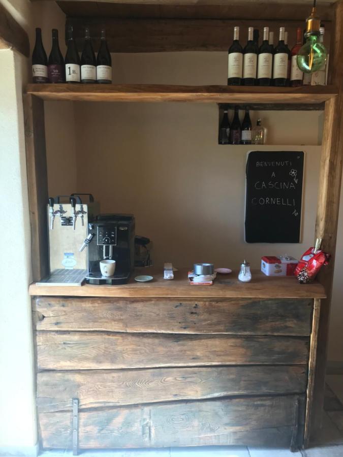 ססלו Agriturismo Cascina Cornelli מראה חיצוני תמונה